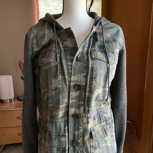 O’Neil camo hooded jacket!